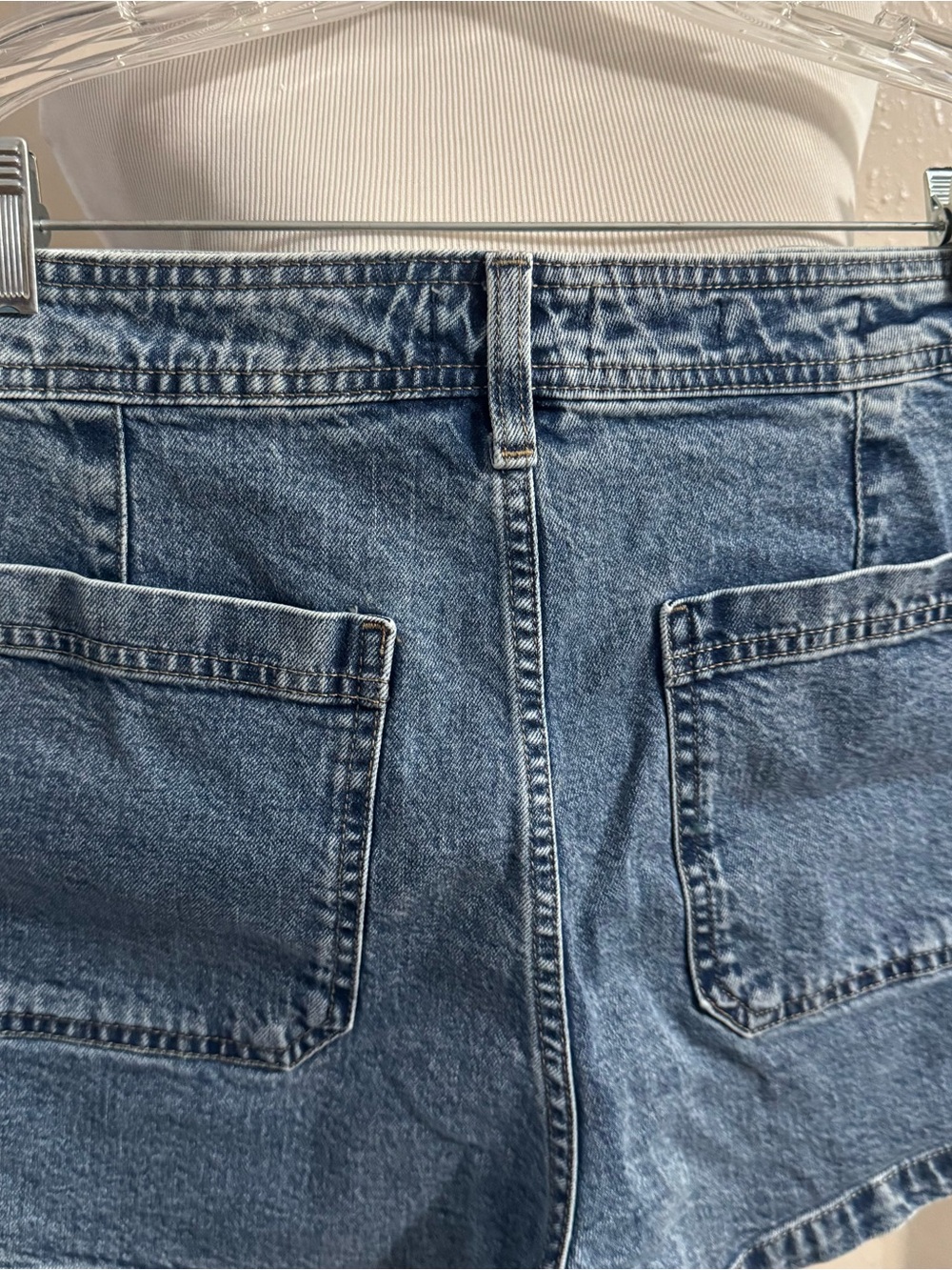 Universal Thread Women’s Denim Jean Shorts - Blue - Picture 4 of 9